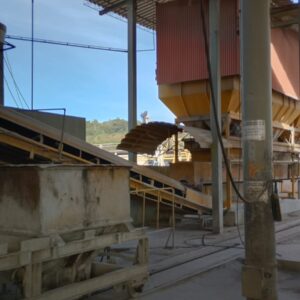 CENTRAL DE CONCRETO CIBI 750L - COMPLETA COM BAIAS DE AGREGADOS E CORREIAS TRANSPORTADORAS